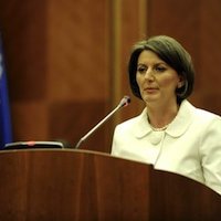 Atifete Jahjaga, présidente de compromis pour Kosovo en crise