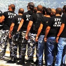 Grèce : après les immigrés, les néonazis d'Aube dorée attaquent les homosexuels