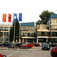 Le drapeau albanais à nouveau illégal en Macédoine