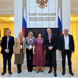 Présidentielle russe : une délégation de Serbie pour légitimer le régime de Poutine