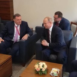 Bosnie-Herzégovine : Dodik affiche le soutien russe et les promesses de Poutine