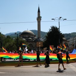 Bosnie-Herzégovine : une troisième marche des fiertés malgré les contraintes des autorités