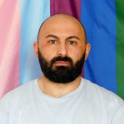 Macédoine du Nord : Bekim Asani, un homme, un gay, un tatoué