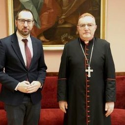 Croatie : à Zagreb, le nouveau maire rouge-vert flatte l'Église