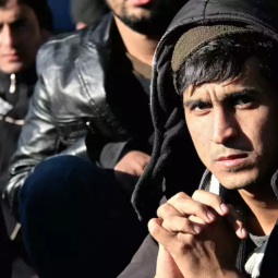 Réfugiés Balkans | Les dernières infos • Les centres d'hébergement italiens en Albanie n'ouvriraient leurs portes qu'en novembre