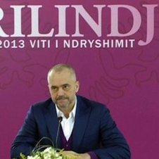 L'Albanie en campagne : « renaissance nationale » et combines politiciennes