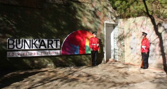 Albanie : l'art contemporain investit le bunker d'Enver Hoxha