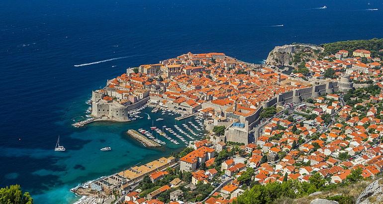 Croatie : pourquoi autant de déchets arrivent chaque hiver à Dubrovnik ?