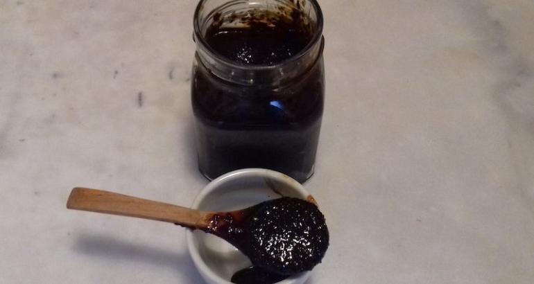 Madžun de Tikveš (jus de raisin cuit)