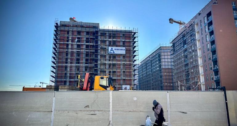 Albanie : Tirana, la ville des grands gratte-ciel vides