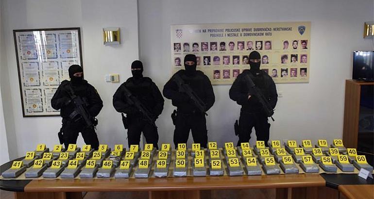 Banana connection : comment la cocaïne d'Équateur arrive dans les Balkans