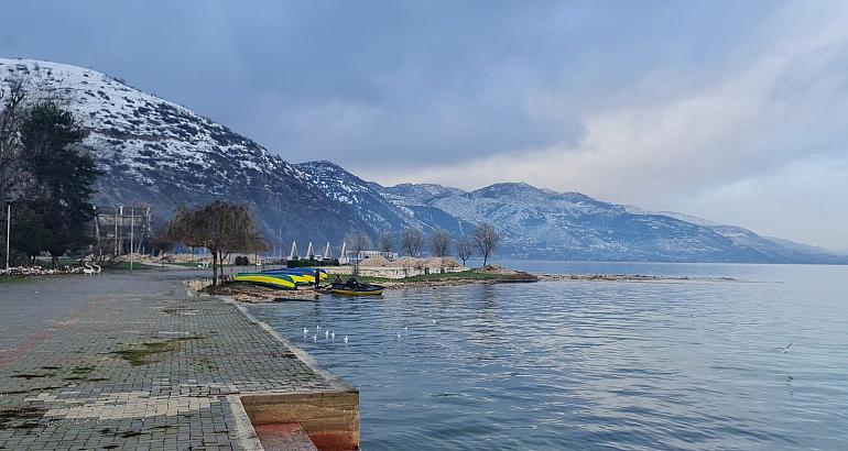 Entre Albanie et Macédoine du Nord, l'hiver suspendu du lac d'Ohrid