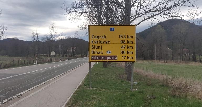 Blog • De la Korana à l'Una : les touristes, les habitant·e·s et les exilé·e·s