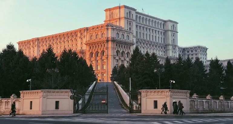 Roumanie : la gauche peut-elle faire reculer l'extrême-droite ?