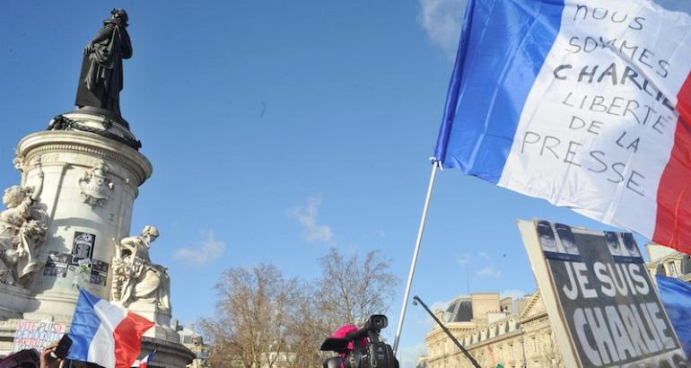 Serbie : les attentats de Paris, les réseaux sociaux et les victimes « inégales »