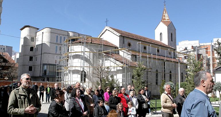 Kosovo : l'église catholique de Ferizaj, témoin de l'histoire et promesse de tolérance