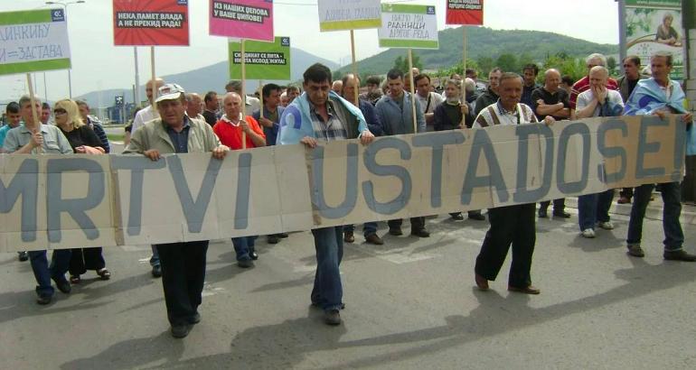 Serbie : à Niš, des milliers d'ouvriers manifestent depuis 13 ans pour obtenir leurs salaires