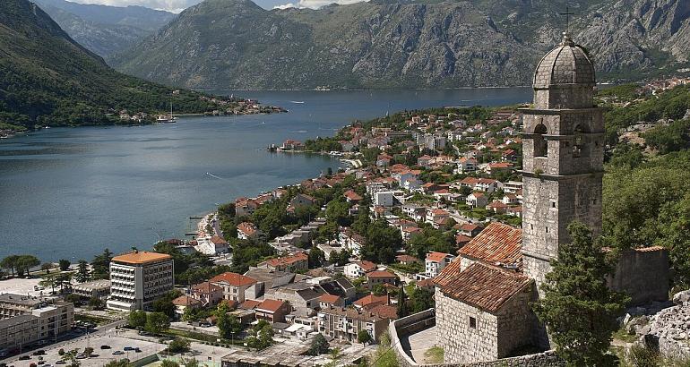 Monténégro : une Lex specialis pour geler les constructions dans la Bouche de Kotor