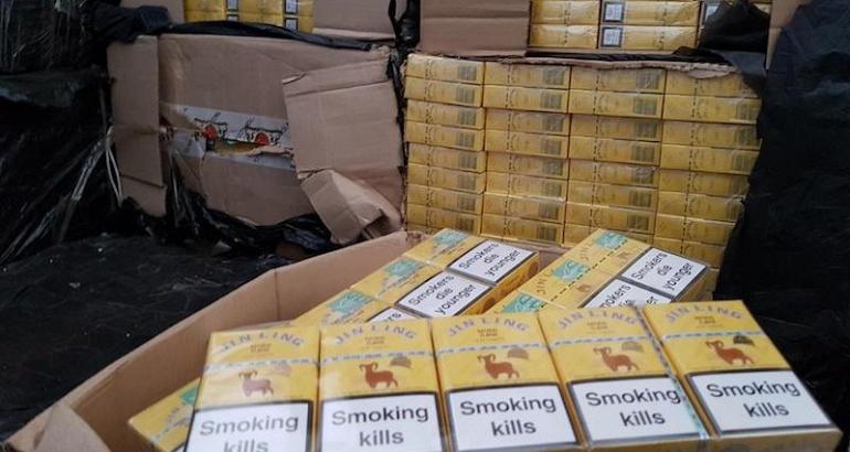 Flics roumains cherchent contrebandiers de cigarettes venus d'Ukraine