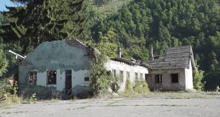 Monténégro : les anciens postes-frontières yougoslaves tombent en ruine