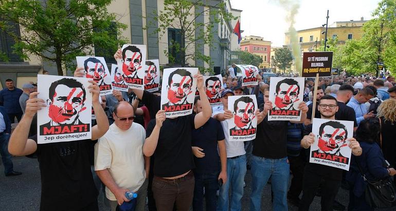 Albanie : l'opposition exige la démission du maire de Tirana