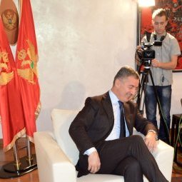 Monténégro : Đukanović prépare les élections et soigne ses fonctionnaires