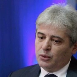 Crise politique en Macédoine : Ali Ahmeti baisse la tête pour éviter les coups