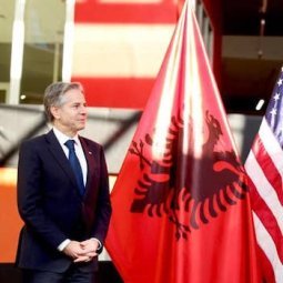 Opération séduction pour le Secrétaire d'État Blinken en Albanie