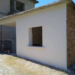 Mémoire du communisme en Albanie : la « rénovation » contestée du camp de Spaç