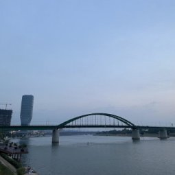 Vestiges de la lutte antifasciste en Serbie : requiem pour un pont