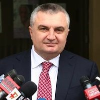 Législatives 2013 en Albanie : opportuniste, Ilir Meta lâche Sali Berisha