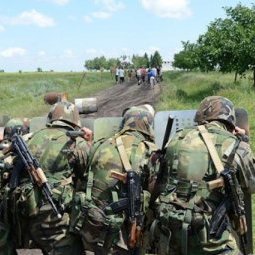 Guerre en Ukraine : l'armée moldave s'entraîne avec l'Otan et renforce son arsenal