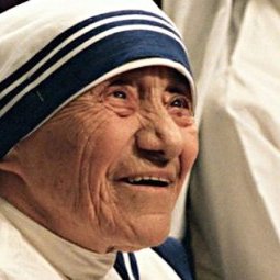 Mère Teresa, une nouvelle sainte albanaise sur les autels