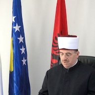 Kosovo : le Parlement vote contre l'enseignement religieux et le port du voile
