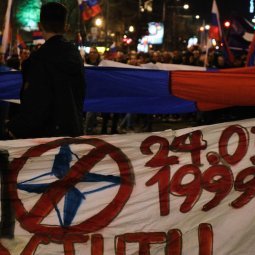 Serbie : l'extrême-droite défile contre l'Otan et pour la Russie