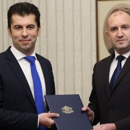 Bulgarie : le nouveau Premier ministre trébuche déjà sur la question macédonienne