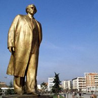 Albanie : Sali Berisha veut un Institut sur l'histoire du communisme