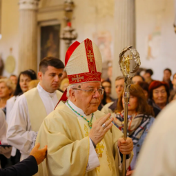 Croatie : le pape fait le ménage dans l'aile droite de l'Église catholique