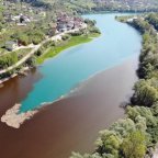 Bosnie-Herzégovine : le lac de Jablanica asphyxié par les algues brunes