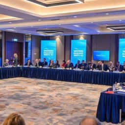 Balkans occidentaux : des milliards de l'UE mais la bonne gouvernance attendra