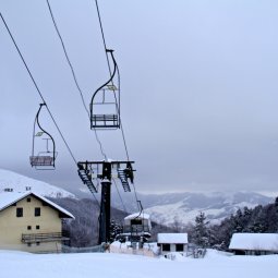 Kosovo : pistes de ski et remonte-pentes multiethniques à Brezovica