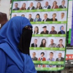 Élections en Bosnie-Herzégovine : Une candidate en niqab pour défendre les droits des femmes