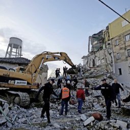Tremblement de terre : l'Albanie sous les décombres