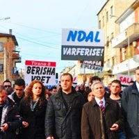 Albanie : massives manifestations de l'opposition, dans le calme