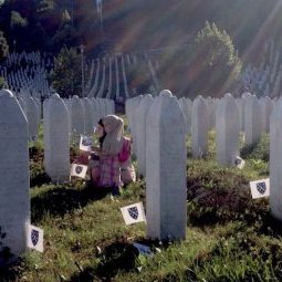 Srebrenica, 25 ans : des commémorations restreintes et à huis clos