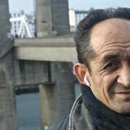 Kujtim Paçaku, poète et journaliste rom du Kosovo, est décédé
