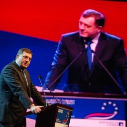Bosnie-Herzégovine : l'entité serbe soutient Dodik et défie Sarajevo