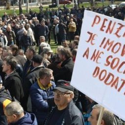 Bosnie-Herzégovine : des mois d'attente pour espérer toucher sa retraite