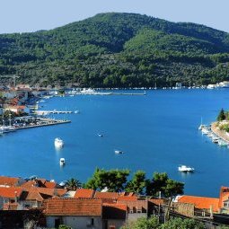 Croatie : les habitants de Vela Luka vent debout contre la future marina
