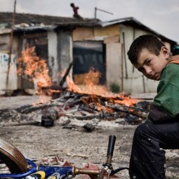 Bosnie-Herzégovine : malgré les politiques sociales, pas d'amélioration des conditions de vie des Roms